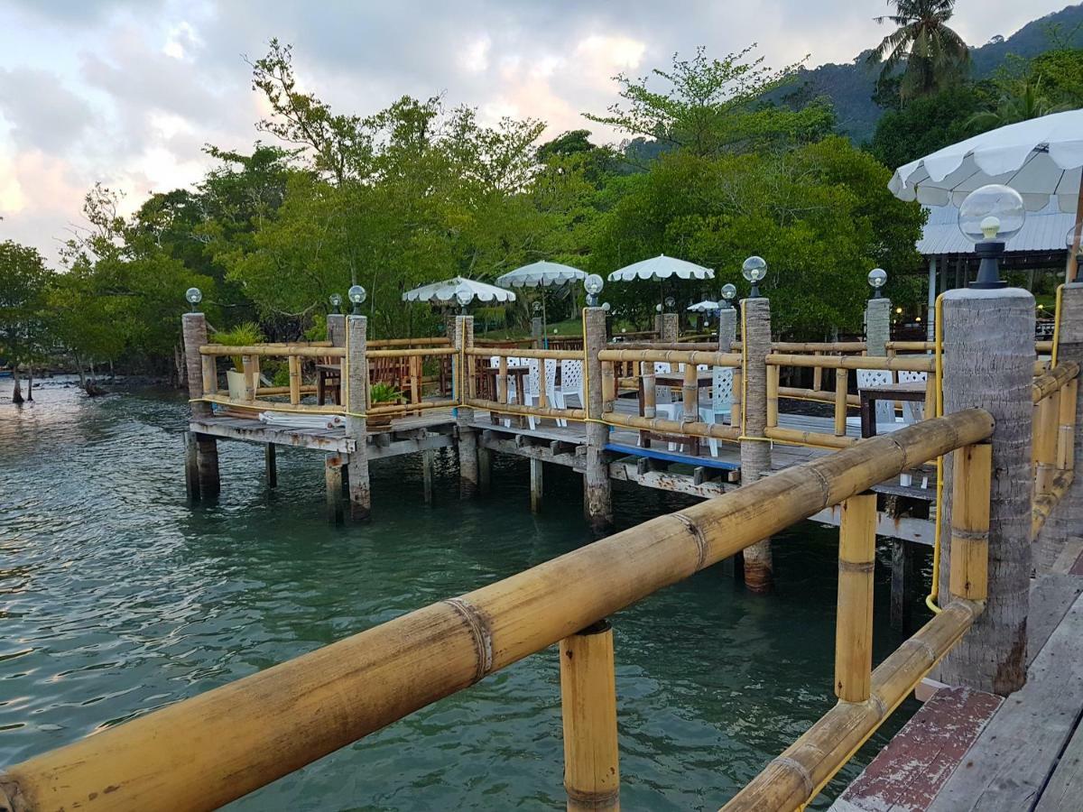 ホテル ฺbay Yard Hut チャン島 エクステリア 写真